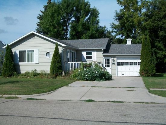 15 7th St. E Ada.jpg