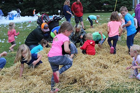 Scramble for Nickels in the Straw-HendrumFunNight.jpg